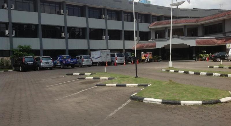 Hotel Swarna Dwipa Palembang Eksteriør billede