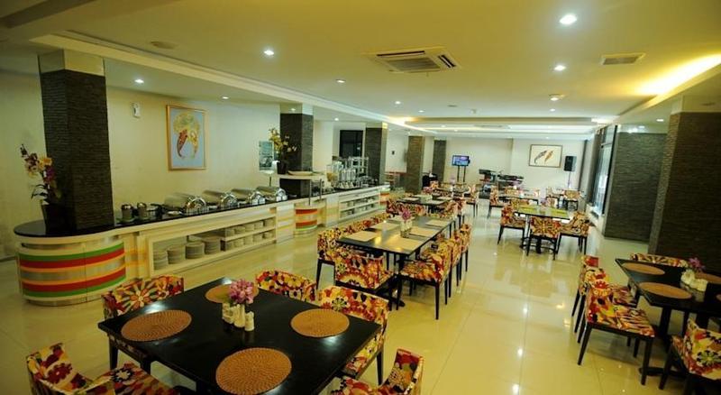 Hotel Swarna Dwipa Palembang Eksteriør billede