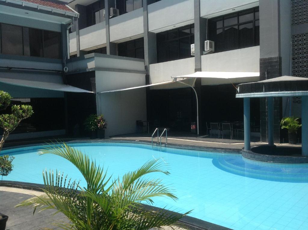 Hotel Swarna Dwipa Palembang Eksteriør billede