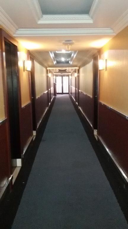 Hotel Swarna Dwipa Palembang Eksteriør billede